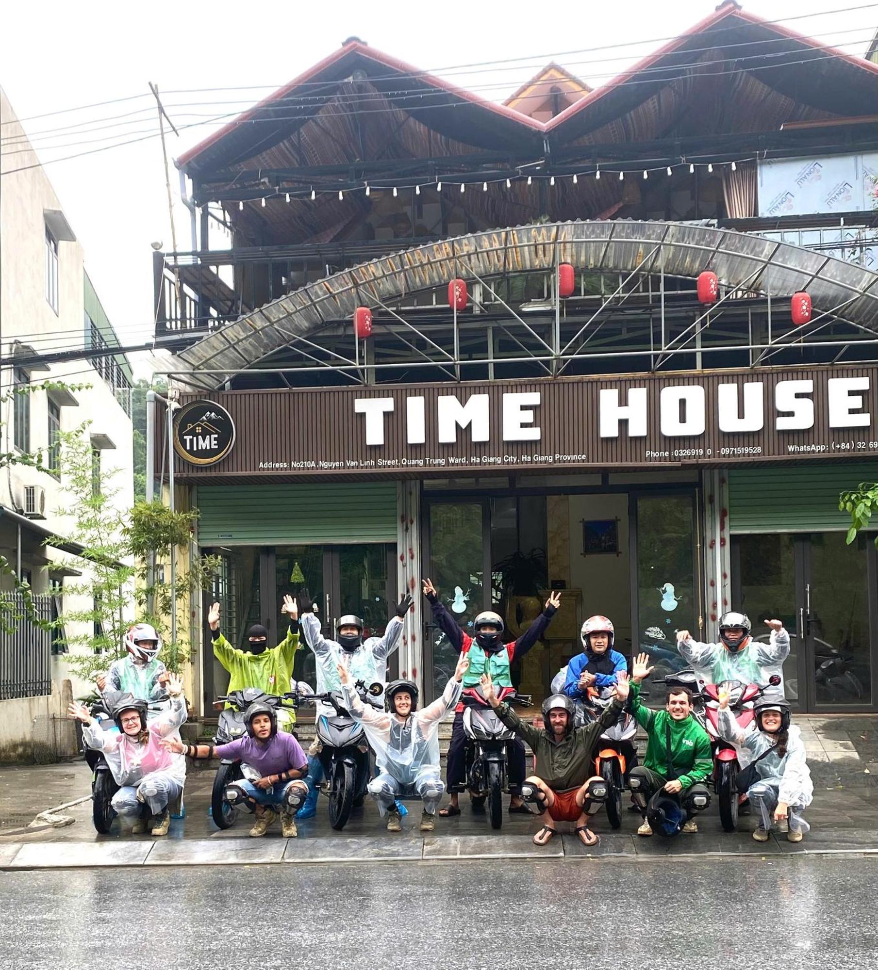 Time House - Tours & Motorbikes Rental Ha Giang Exterior photo